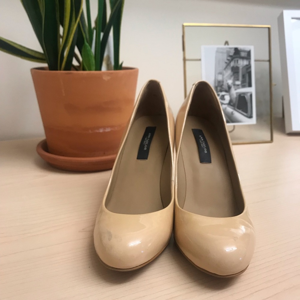 Like New Ann Taylor Perfect Pump - Nude Leather